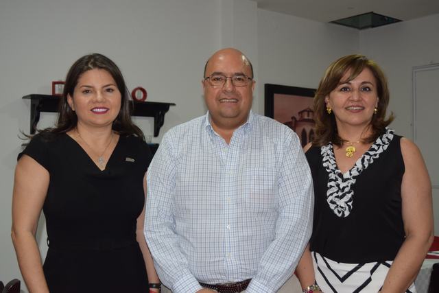 Bertha Liliana Borrero; Gerente oficina San Pedro Plaza Comercial del Banco Colpatria - Scotiabank, Danilo Morales; Vicepresidente Comercial Banco Colpatria - Scotiabank, Elsa Collazos; Gerente sucursal Neiva del Banco Colpatria- Scotiabank.